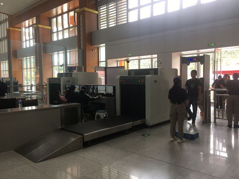 中国透过中老铁路输出的不只是轨道修建，还包括实名制购票和X光安检系统。（RFA）