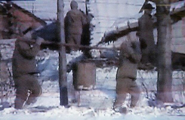 사진은 지난 2004년 일본 후지 TV가 공개한 북한내 정치범 수용소로 알려진 함경남도 요덕군 요덕수용소에 수감된 부녀자들의 모습.