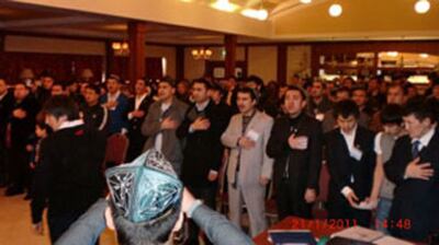 gollandiyediki-uyghurlar-Istiqlal-marshi-oqumaqta-385.jpg