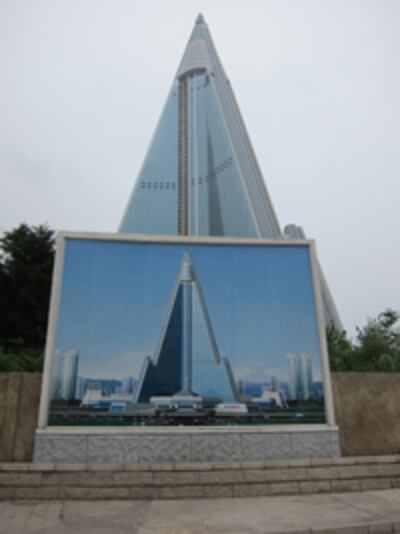 Ryugyong_exterior_200