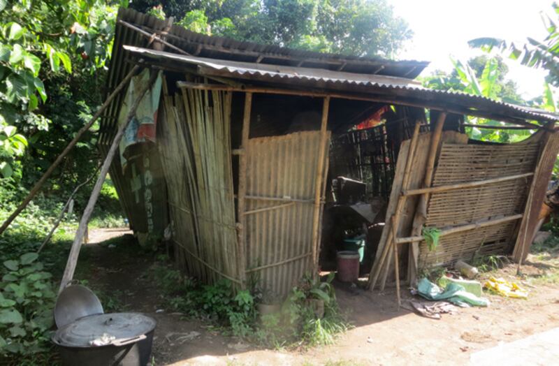 ១២-ឧសភា-២០១៤៖ ផ្ទះ​ទ្រុឌទ្រោម​របស់ លោកស្រី ព្រំ សន នា​ភូមិ​ព្រែកដើមច័ន្ទ សង្កាត់​សំបួរមាស ខេត្ត​កំពង់ចាម។