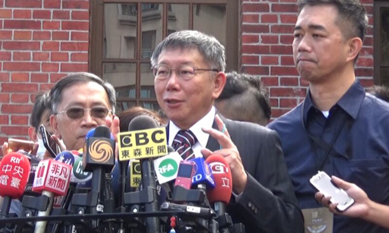 台北市长柯文哲接受联访。（记者夏小华摄）