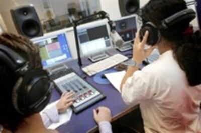 WomenMediaStudio200.jpg