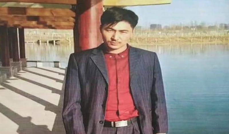 تۈركىيەدە ياشاۋاتقان زەيتۇنە مەمەتنىڭ ئۇچتۇرپان ناھىيەسىدىكى 16 يىللىقتىن كېسىۋېتىلگەن ئاكىسى مۇرتىزا مەمەت.