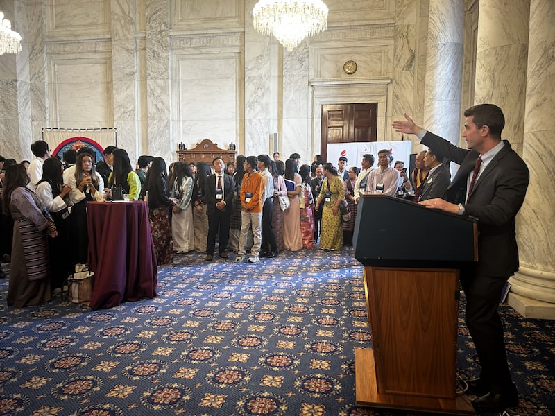 ཨ་མི་རི་ཀའི་མི་སེར་དང་བོད་དོན་རྒྱབ་སྐྱོར་བ་བཅས་ཀྱིས་ཨ་རིའི་གྲོས་ཚོགས་གོང་འོག་གཉིས་ལ་བོད་དོན་ཞུ་གཏུག་གི་ལས་འགུལ་སྤེལ་སྐབས། ༢༠༢༦།༦།༨