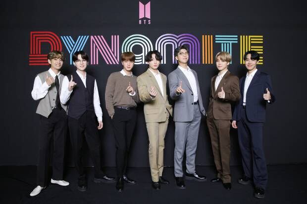 그룹 방탄소년단(BTS)이 미국 빌보드 메인 싱글 차트인 '핫 100' 정상을 2주 연속 지키며 또 하나의 대기록을 썼다. 사진은 지난 2일 온라인 미디어데이 행사 모습.