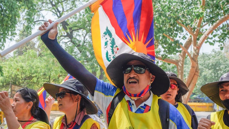 ཞྭ་མོ་ནག་པོའི་ལས་འགུལ་བས་བོད་དོན་སྐད་འབོད་བྱེད་བཞིན་པ། ༢༠༢༦།༤།༢༤