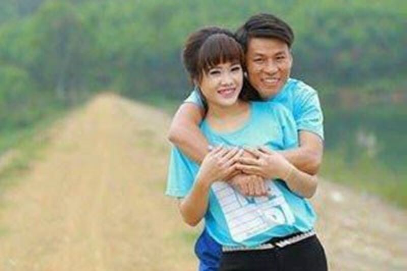 Chị Linh Châu cùng chồng, anh Nguyễn Văn Oai.