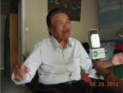 Ca sĩ Cao Thái trò chuyện cùng phóng viên Tường An hôm 29/8/2012. RFA Files 