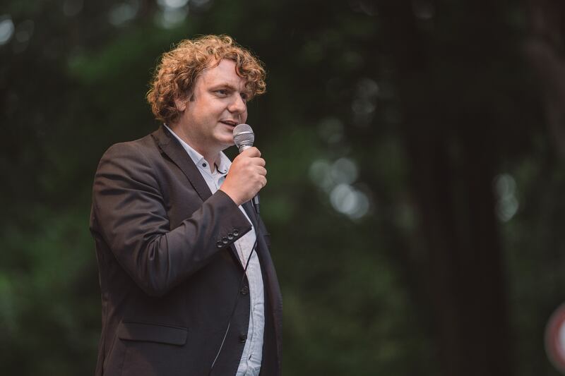 德國新當選的聯邦議員馮•馬洛特基警示遊說者,如果要進行交流,可以到其辦公室公開、透明的見面。(馮•馬洛特基推特圖片)