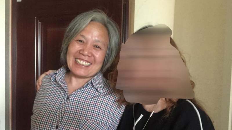 李玉凤(左)走上维权路超过二十年,曾多次被判劳教和入狱。(“吴女士”独家提供,拍摄日期不详)