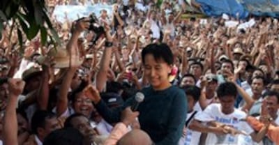 Bà Aung San Suu Kyi tại trụ sở của đảng Liên Minh Dân Chủ Quốc Gia, gọi tắt là NLD, ngày 14 tháng 11, 2010. AFP photo