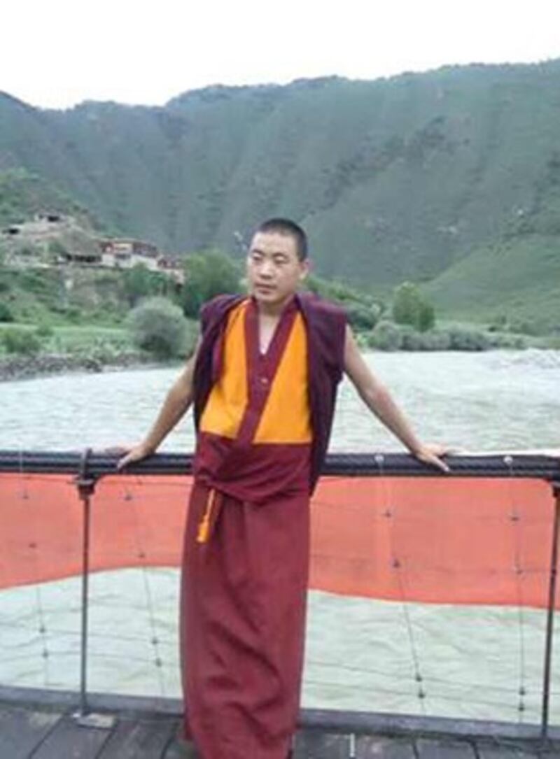 图片：7月14日被捕的四川省甘孜州白玉县白玉寺佛学院教师格桑嘉措。（消息人士提供/记者丹珍）