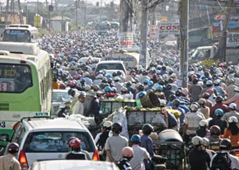 Giờ cao điểm trên đường phố TPHCM (donre-hochiminhcity-gov)