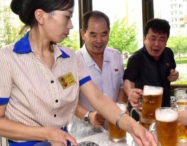 북 간부, 김정은 ‘음주접대’ 질타에 몸 낮춰