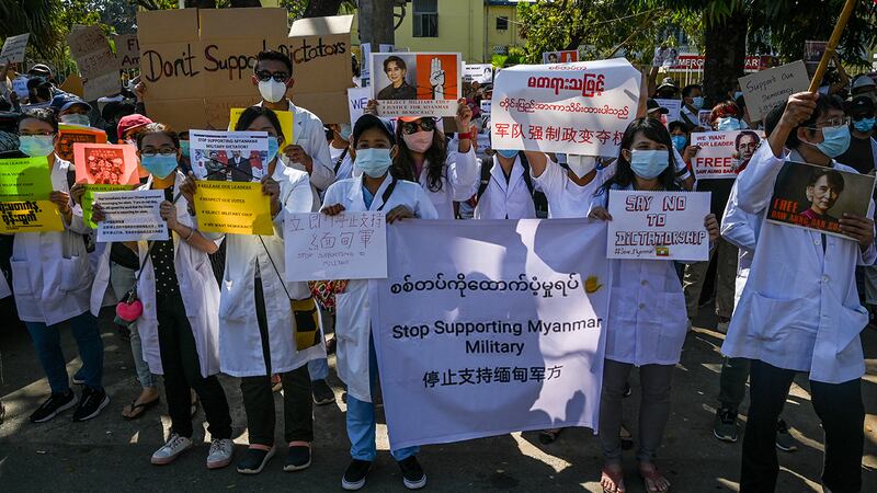 ygn-doctors-protest.jpg