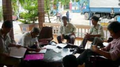 Nông dân Bà Rịa - Vũng Tàu đang làm thủ tục liên quan vụ Vedan, ảnh chụp trước đây. Photo courtesy of VietNamNet.