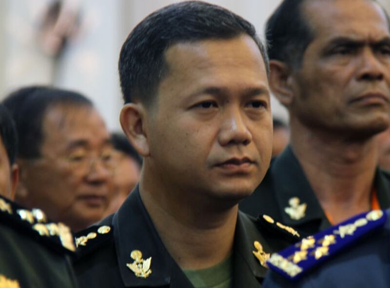អគ្គ​មេ​បញ្ជាការ​រង​នៃ​​កង​យោធពល​ខេមរភូមិន្ទ និង​ជា​អគ្គ​មេបញ្ជាការ​រង​នៃ​កង​អង្គរក្ស «ង​៧០» លោក ហ៊ុន ម៉ាណែត។ រូបថត​ថ្ងៃ​ទី​២៩ កក្កដា ឆ្នាំ​២០១៥