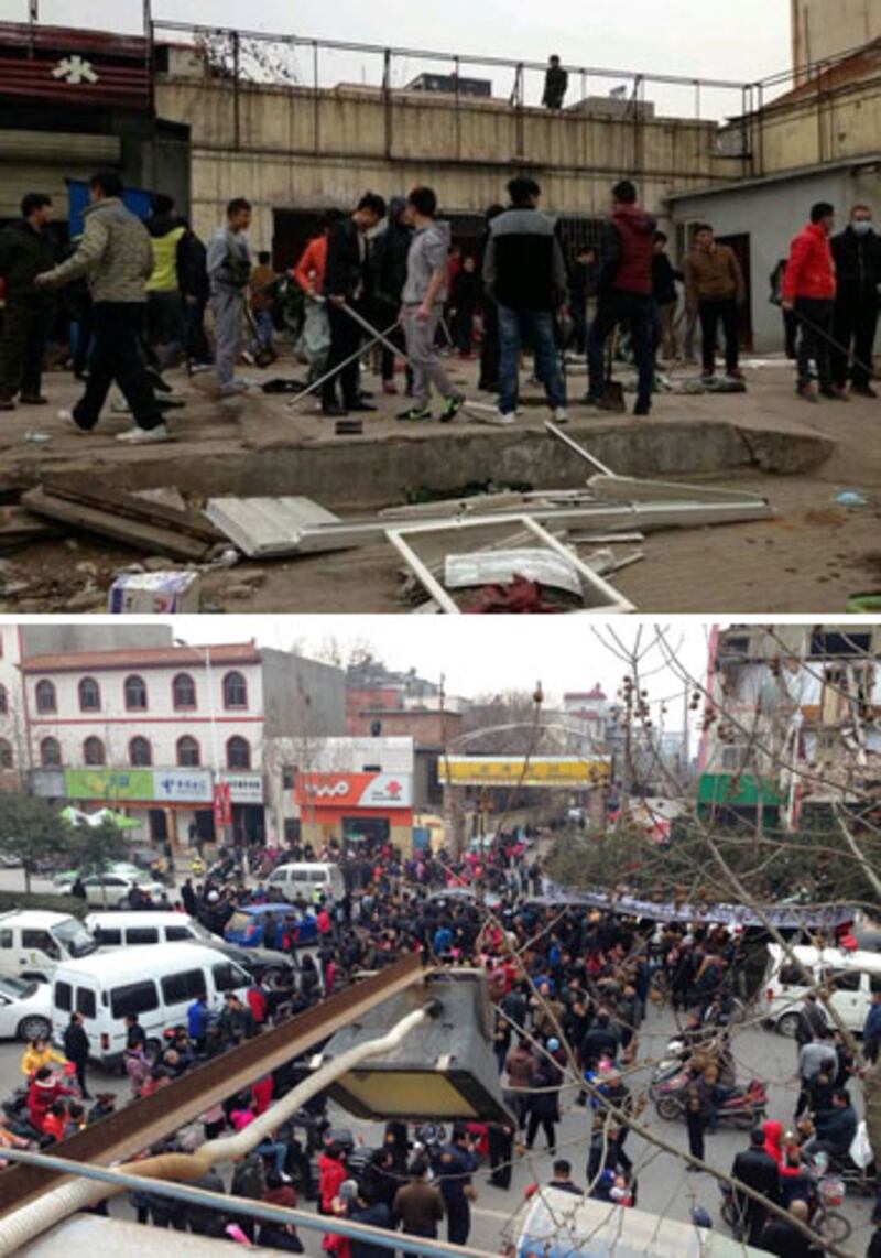 上圖:鄭州市惠濟區當局派來的拆遷人員手持棍棒。下圖:大批老鴉陳村的村民來到強拆現場阻止,交通嚴重癱瘓。(村民拍攝)