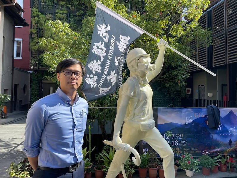 叶锦龙表示,希望用艺术连结台港日,共同对抗极权。(陈子非摄)