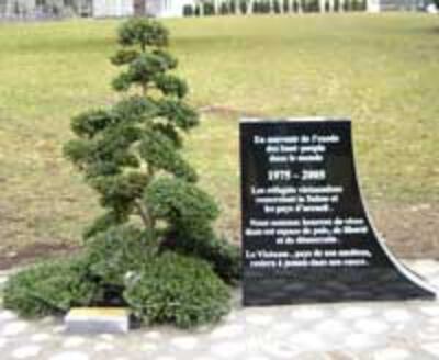 BiaTuongNiemGeneve200.jpg