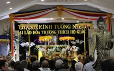 Tang lễ Đại Lão HT Thích Hộ Giác, Phó tăng thống Giáo Hội PGVNTN, Tăng thống Giáo Hội Tăng Già VN tại chùa Pháp Luân tại Houston vào sáng ngày 12/12/2012. RFA photo/Hiền Vy.