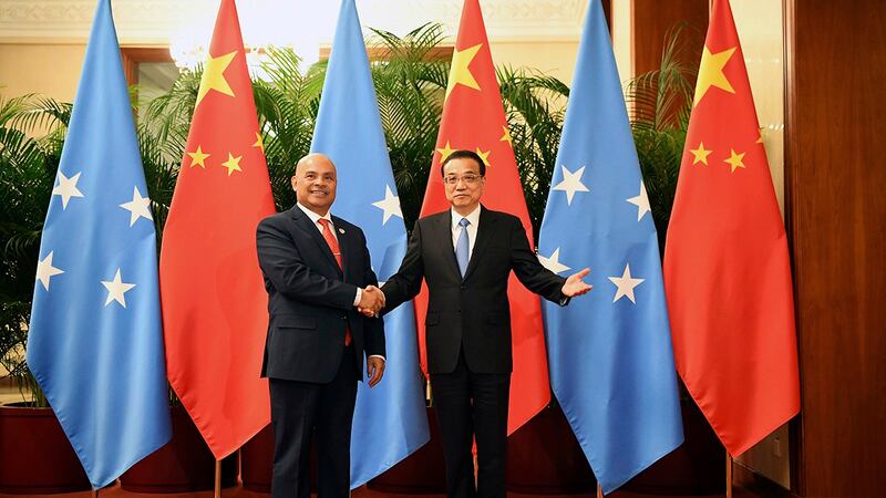 2019年时任中国总理李克强会见密克罗尼西亚总统帕努埃洛。(美联社图片)