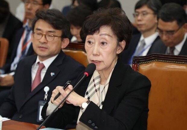 7일 국회에서 열린 국가인권위원회에 대한 국회 운영위원회의 국정감사에서 최영애 국가인권위원장이 질의에 답하고 있다.