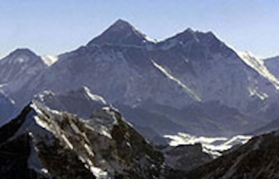 NEPAL_everest200.jpg