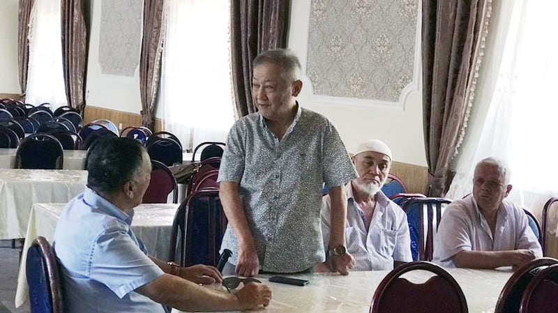 ئىتتىپاق جەمئىيىتىنىڭ سابىق رەئىسى دىلمۇرات ئەكبەروۋ نۇتۇق سۆزلەۋاتىدۇ. 2024-يىلى 28-ئىيۇل، بىشكەك