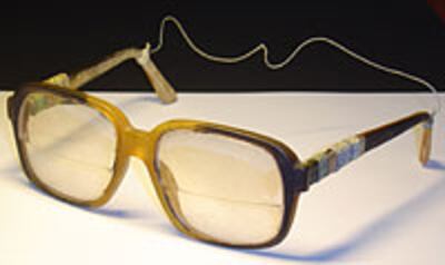 U_Win_Tin_glasses_200px.jpg