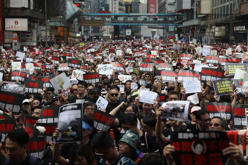 2019年6月16日,香港两百万人参加“6.16反送中”大游行,敦促港府撤回恶法。(法新社)