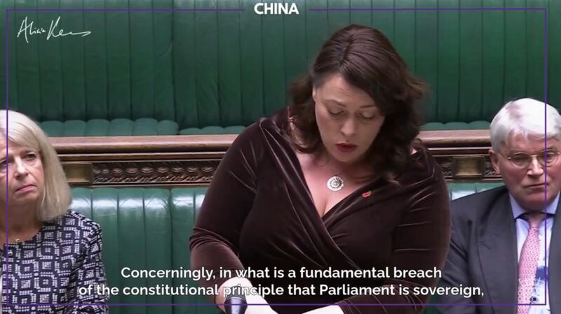 在野保守党下议员、影子外交大臣凯恩斯（Alicia Kearns）质疑拉米访华成效。 (Alicia Kearns MP@aliciakearns/视频截图)