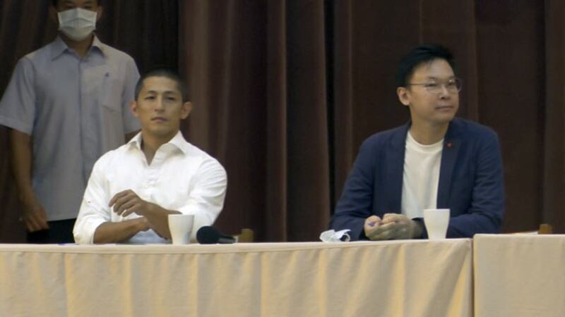 民进党青年世代干部林飞帆(右)、吴怡农(左)。(记者 李宗翰摄)
