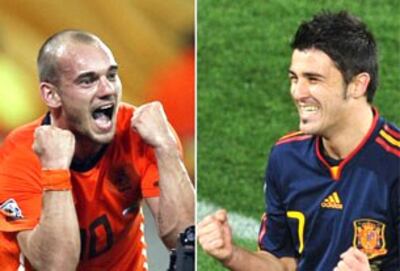 Tiền vệ Hà Lan Wesley Sneijder (T) và tiền đạo Tây Ban Nha David Villa sẽ gặp nhau trong trận chung kết tại Sân vận động thành phố Soweto, gần Johannesburg, ngày 11 tháng 7 năm 2010. AFP
