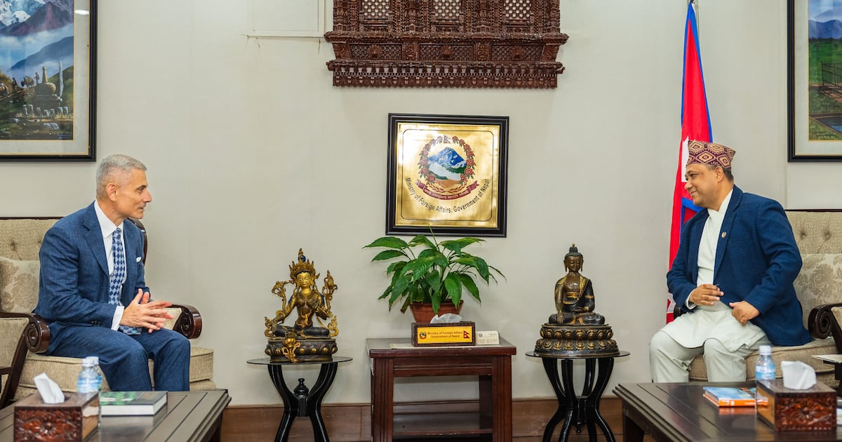 ཨ་རིའི་སྐུ་ཚབ་ཀྱིས་བལ་ཡུལ་གཞུང་ལ་བོད་མིར་ཡིག་ཆ་སྤྲོད་དགོས་པའི་འབོད་སྐུལ་གནང་པ།