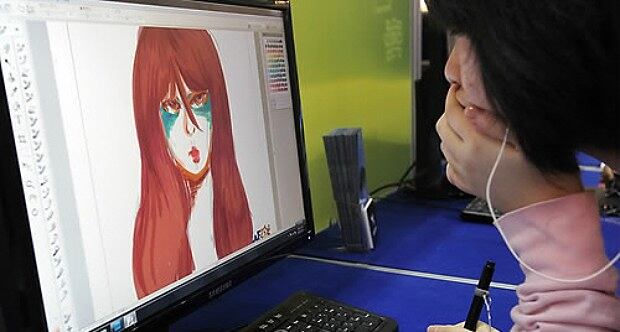 서울국제만화애니메이션페스티벌에 참석한 관람객들이 그림 그리기 체험을 하고 있다. 