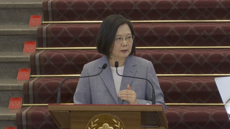 蔡英文28日临时召开记者会，宣布开放瘦肉精美猪和30月龄以上美牛，在台湾引发议论。（记者李宗翰摄）