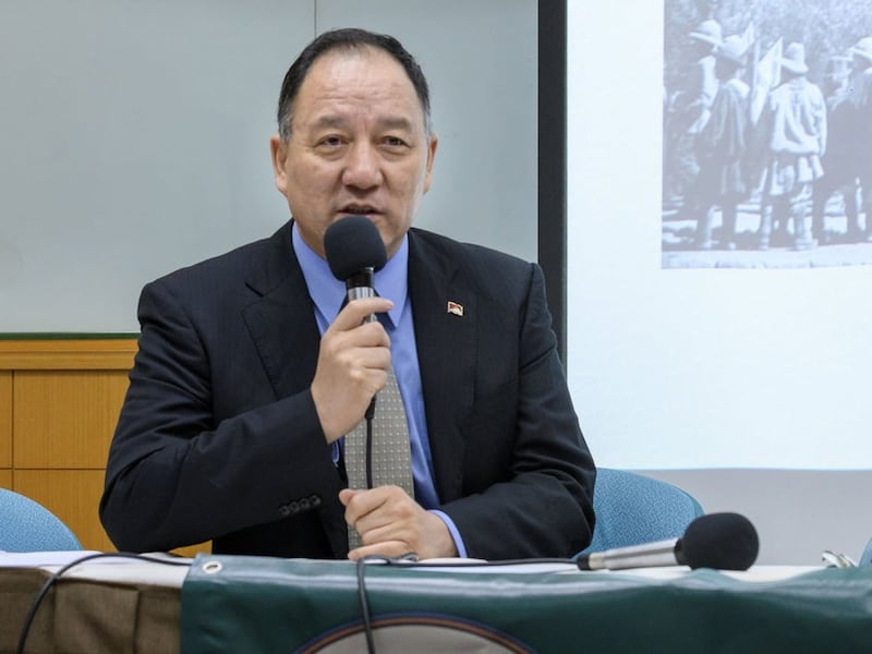 བོད་ཀྱི་སྲིད་བྱུས་ཉམས་ཞིབ་ཁང་གི་འགན་འཛིན་ཟུར་པ་ཟླ་བ་ཚེ་རིང་ལགས།