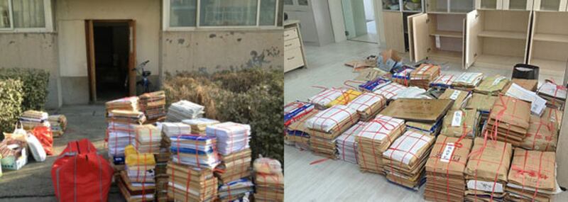 王克勤周三返回報社整理文件資料，各地訪民給他的上訪材料足有兩噸重，他隨後將資料搬回家中。（相片由王克勤提供）