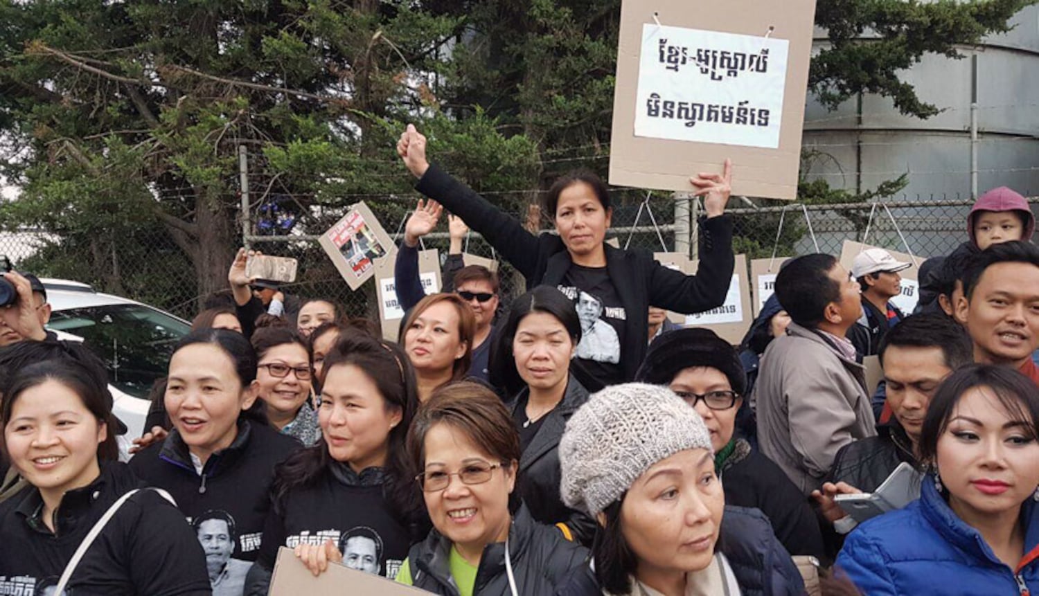 ពលរដ្ឋ​ខ្មែរ​រស់​នៅ​អូស្ត្រាលី​តវ៉ា​ប្រឆាំង​​វត្តមាន​លោក ហ៊ុន ម៉ាណែត នា​ទីក្រុង​ម៉ែលប៊ន (Melbourne) ប្រទេស​អូស្ត្រាលី នៅ​ថ្ងៃ​ទី​៧ ខែ​តុលា ឆ្នាំ​២០១៦។