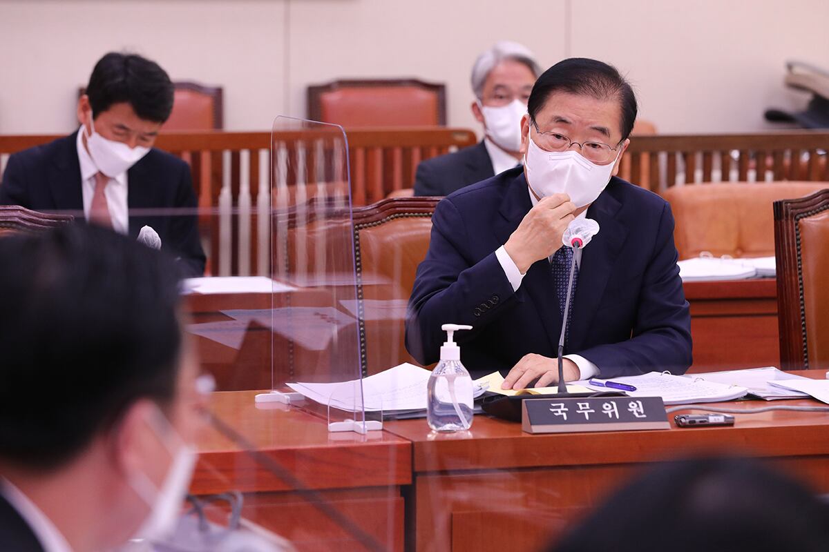 정의용 외교부 장관이 20일 국회에서 열린 외교통일위원회 외교부 종합 국정감사에서 답변하고 있다.