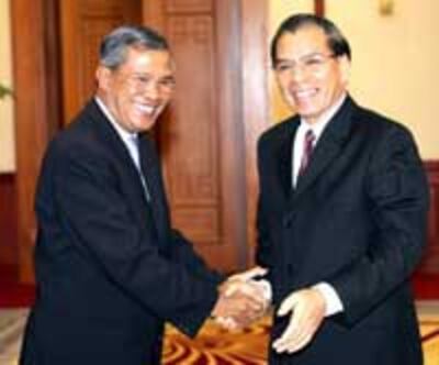 CambodiaVietnam200.jpg
