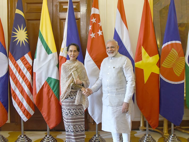 ဒေါ်အောင်ဆန်းစုကြည်အကျဥ်းချထားမှုအပေါ် အိန္ဒိယဝန်ကြီးချုပ်မေးခွန်းထုတ်