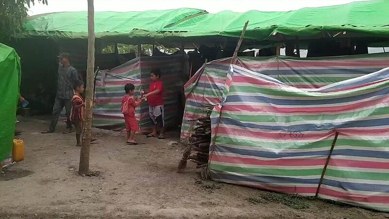 ရှမ်းပြည်နယ်တောင်ပိုင်း ညောင်ရွှေမြို့ရှိ စစ်ဘေးဒုက္ခသည်စခန်းတစ်ခုကို တွေ့ရစဥ် (Photo: RFA)