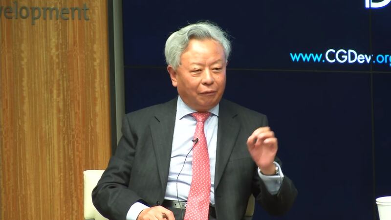 亚洲基础设施投资银行行长金立群周四在美国华盛顿一家智库发表讲话（记者家傲摄）
