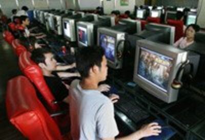 internetcafe-in-shanghai-b-200.jpg