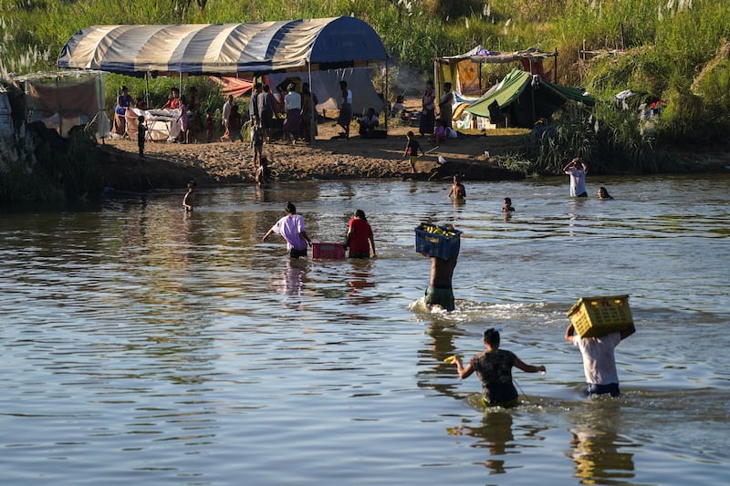 2022-01-06T000000Z_705474507_RC2LTR9RZHUN_RTRMADP_3_MYANMAR-POLITICS-THAILAND.JPG