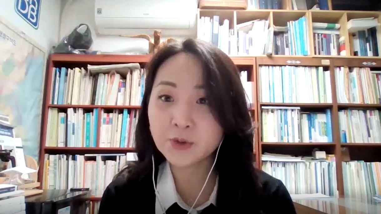 자유아시아방송(RFA)과 인터뷰 중인 한국의 비영리단체 북한인권정보센터(NKDB)의 송한나 국제협력 디렉터.