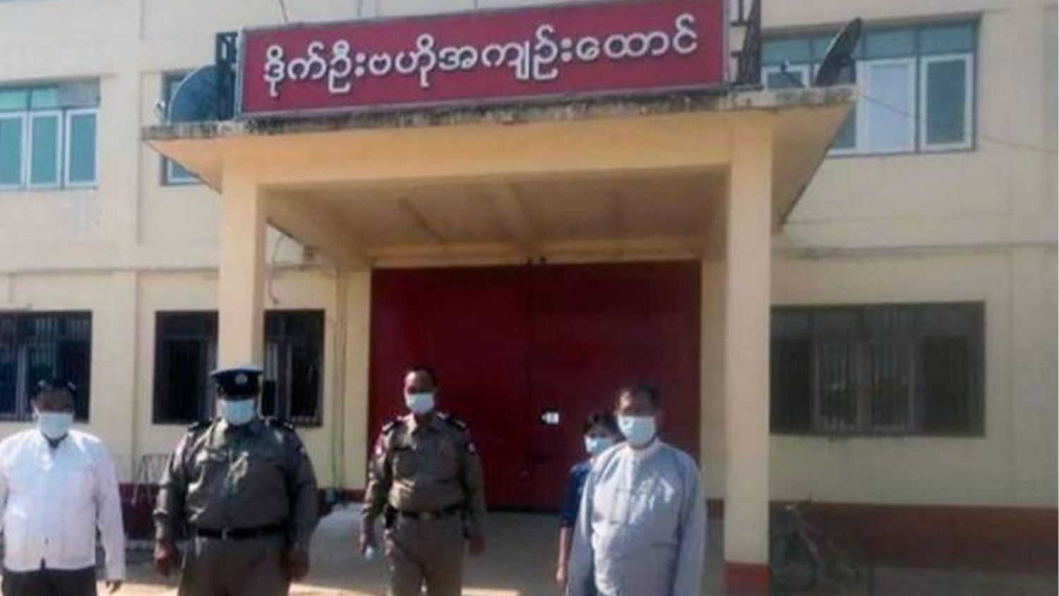 ဒိုက်ဦးထောင်မှာ နိုင်ငံရေးအကျဉ်းသူ ၂၇ ဦး တိုက်ပိတ်ခံထားရပြီး ညှဉ်းပန်းနှိပ်စက်ခံနေရ